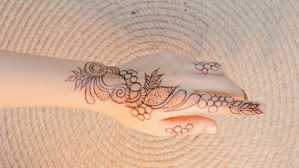 Mehndi quotes in Hindi