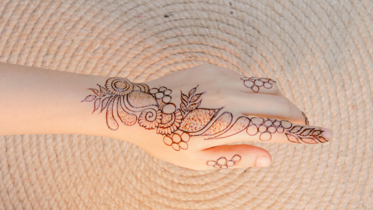 Mehndi quotes in Hindi